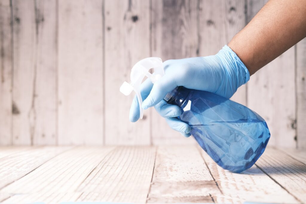 Turn your alcohol into useful alcohol cleaning products! 10 alcohol cleaning products