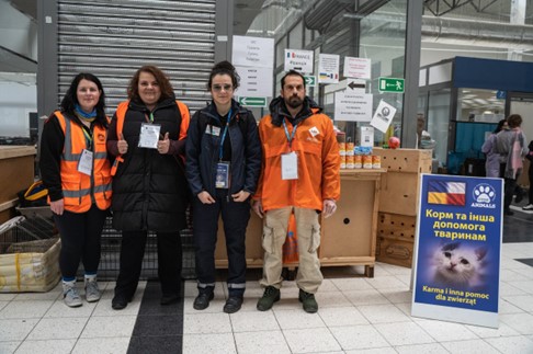 What's new 23 aid workers at the refugee camp Korczowa
